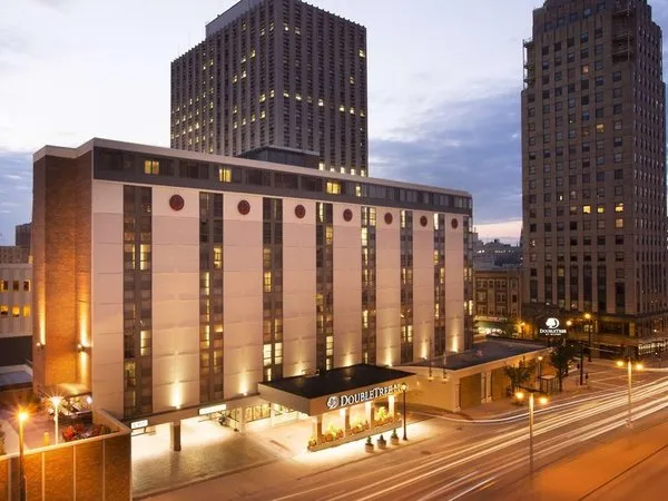 DoubleTree by Hilton Hotel Milwaukee Downtown