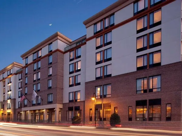 DoubleTree by Hilton Hotel Savannah Historic District