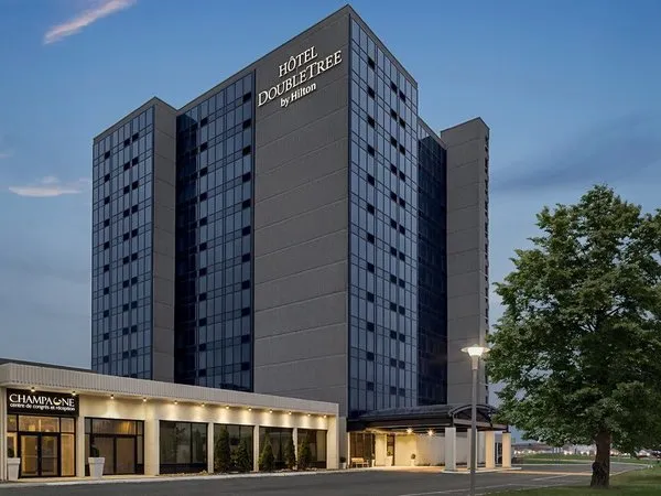 DoubleTree by Hilton Pointe Claire Montreal Airport West