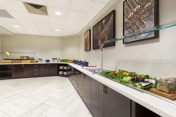 DoubleTree Suites by Hilton Hotel Nashville Airport