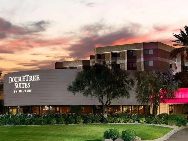 DoubleTree Suites by Hilton Hotel Phoenix