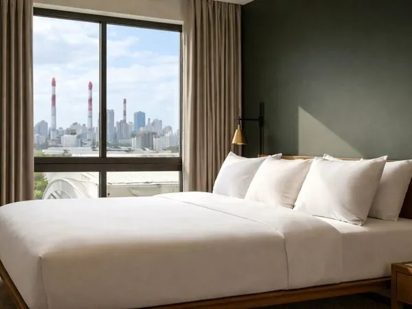 The Dutch Hotel Long Island City, Sonder
