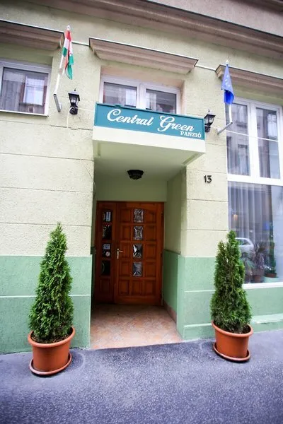 Easy Star Hotel