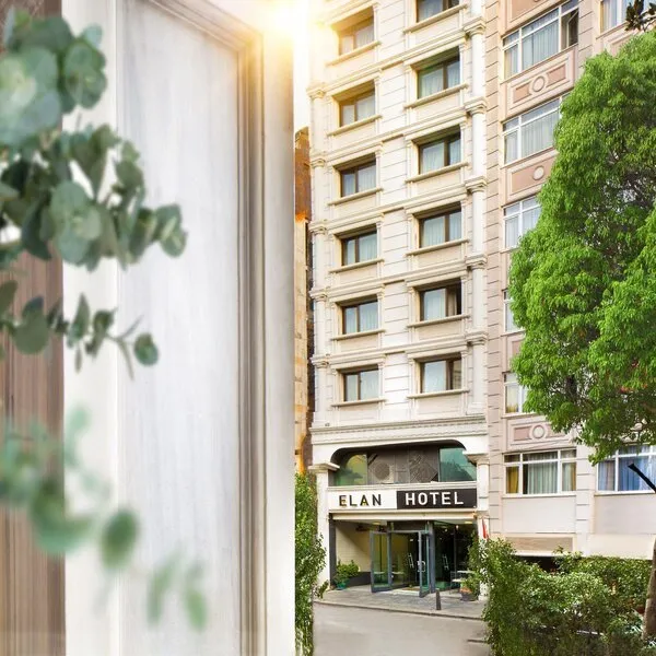 Elan Hotel
