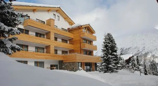 Elite Alpine Lodge
