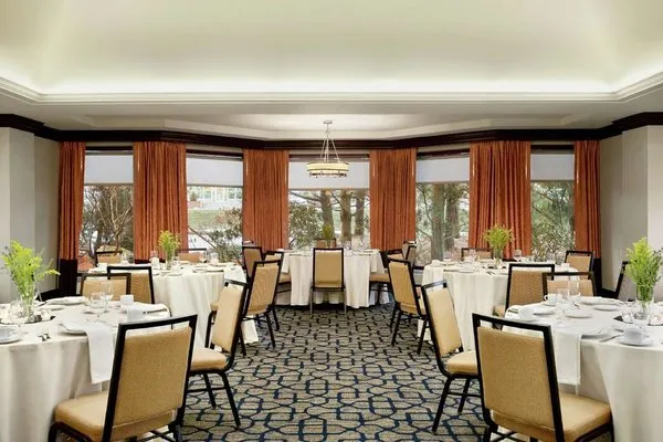 Embassy Suites Boston/Waltham