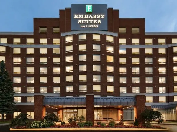 Embassy Suites by Hilton Montreal Airport