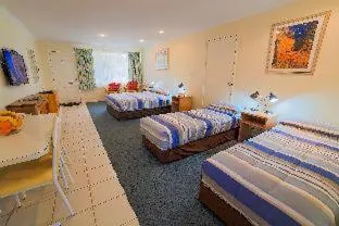 Emu Point Motel & Apartments