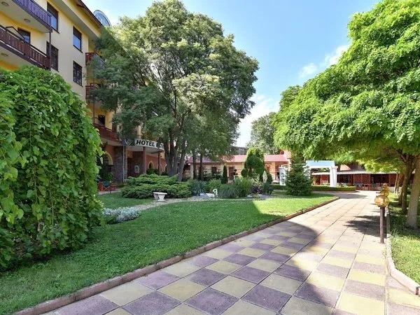 Estreya Residence