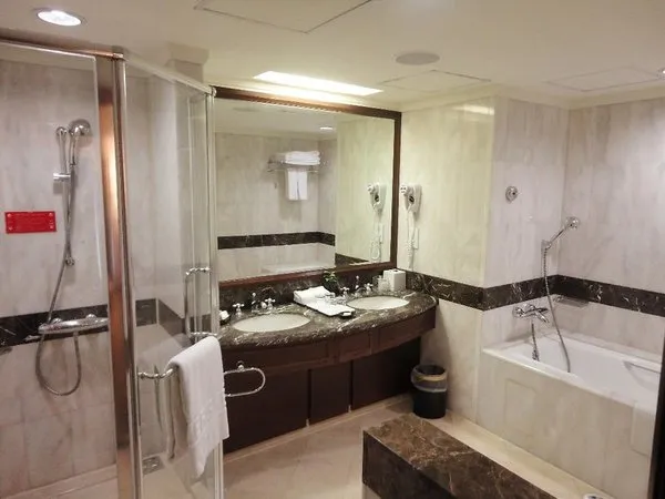 Evergreen Plaza Hotel