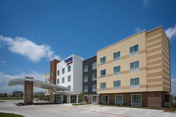 Fairfield Inn & Suites Dallas West/i-30