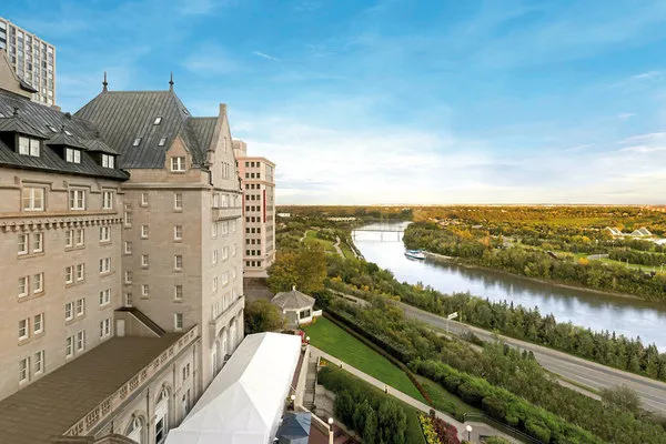 Fairmont Hotel Macdonald