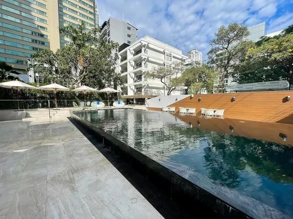 Floral Court Hotel & Residence