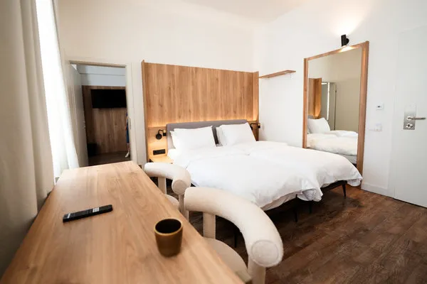 Forty + One Hotel