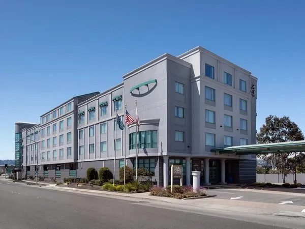 Four Points by Sheraton Hotel & Suites San Francisco Airport