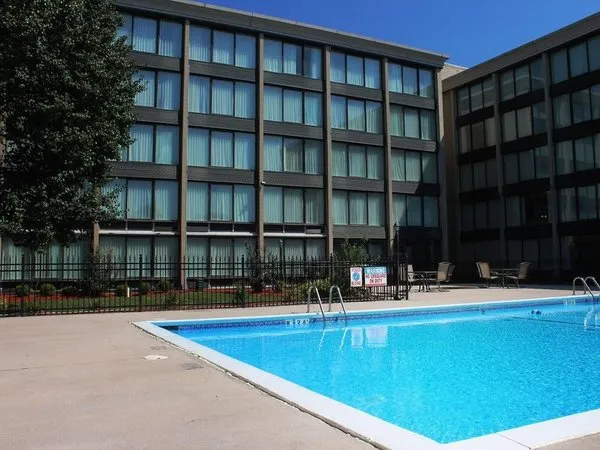 Four Points by Sheraton Kansas City Airport