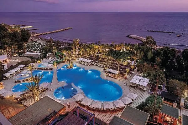 Four Seasons Hotel