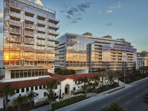 Four Seasons Hotel The Surf Club