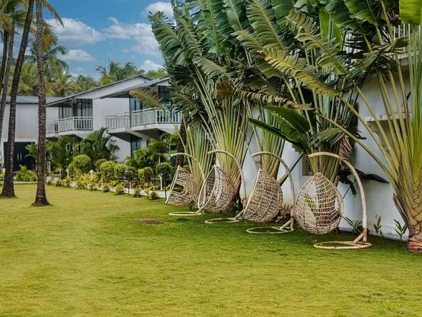 Foxoso La Beach Resort