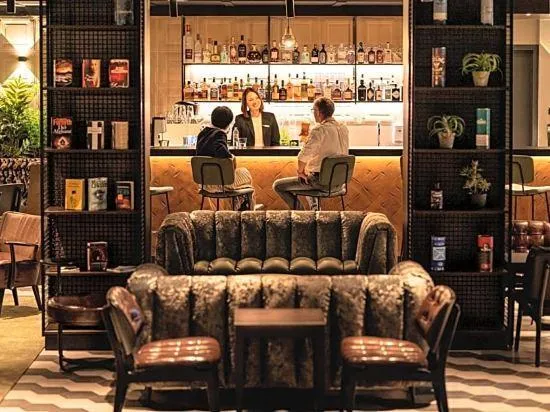 FreshSuites & Bar