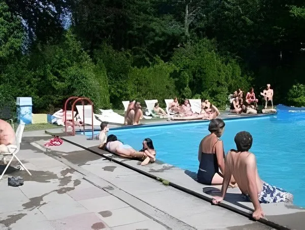 Funny-Farm Backpackers Hotel