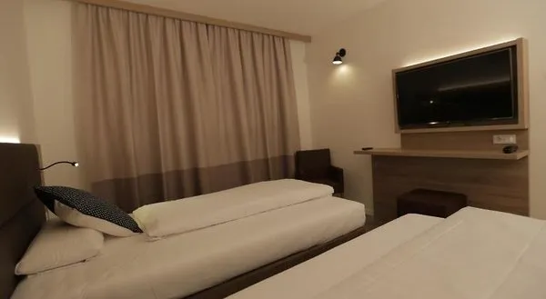Galeria Airport Hotel