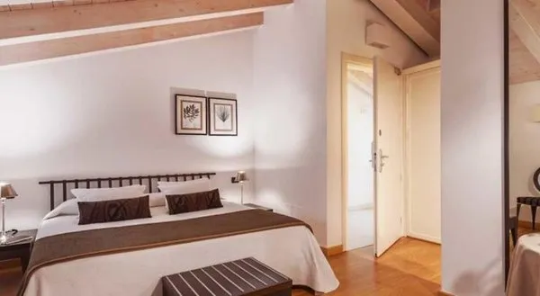 Gallery Room