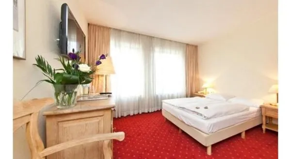 Garner Hotel Düsseldorf - Main Station