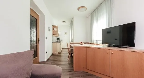 Garni Hotel Sirmian