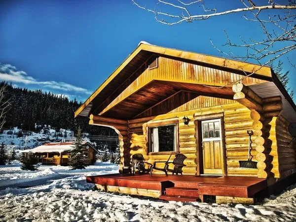 Glacier House Resort