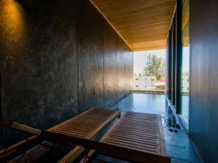 Glam Habitat Hotel