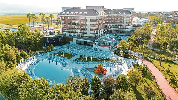Glamour Resort & Spa