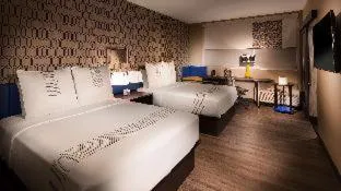 GLo Hotel Asheville Blue Ridge Parkway