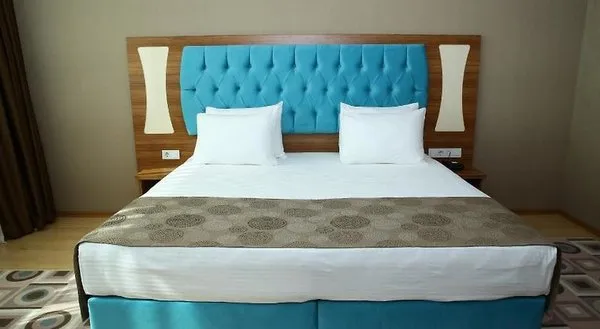Golden Lounge Hotel