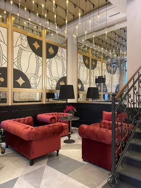 Golden Queen Apartments