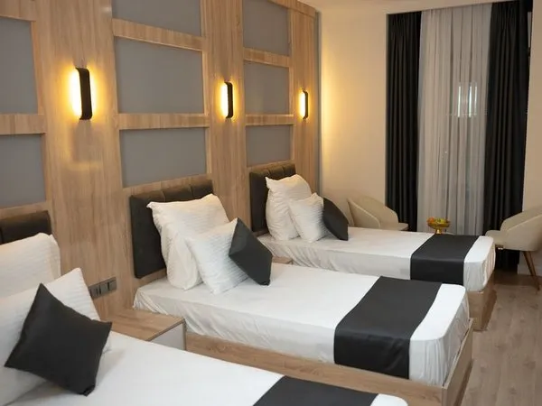 Golden River Hotel by Continent