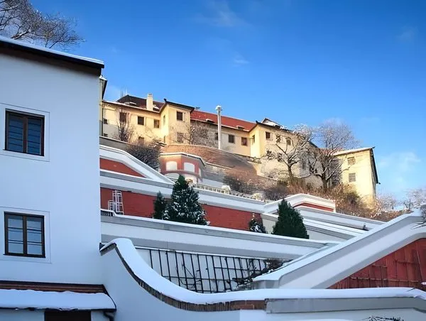 Golden Well Hotel