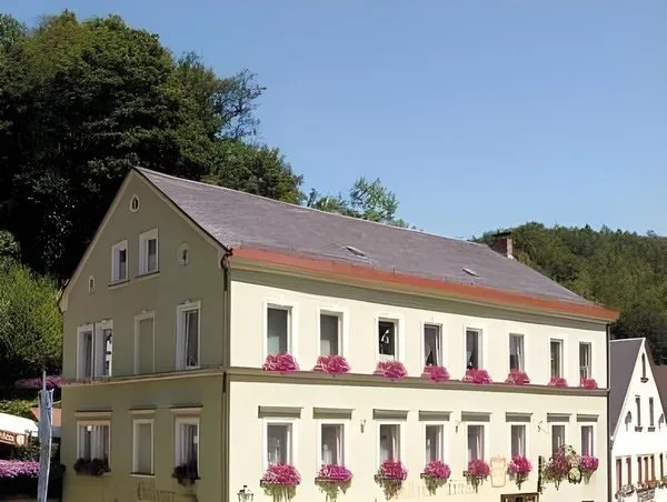 Goldener Hirsch