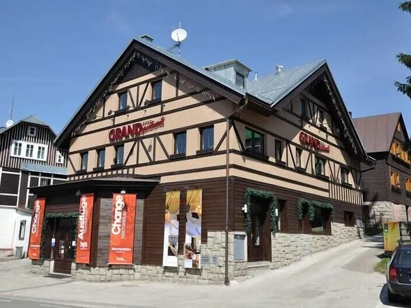 Grand Apartments