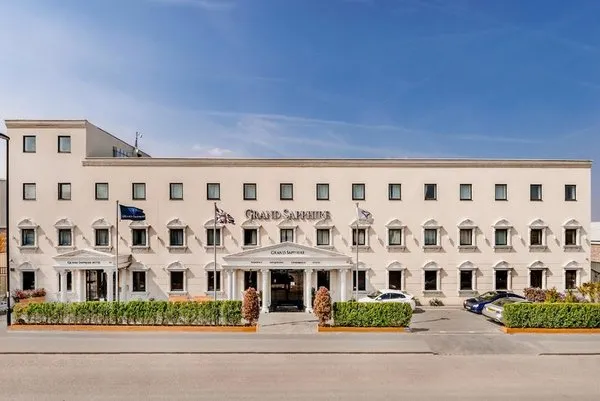 Grand Sapphire Hotel & Banqueting