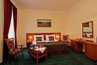 Green Garden Hotel