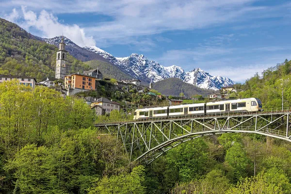 Große Bahnrundreise zwischen Alpen und Dolce Vita