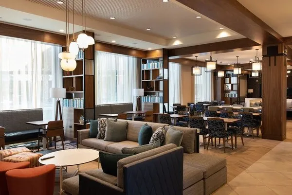 Hampton Inn Boston Seaport