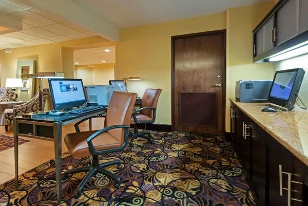 Hampton Inn I 10 & College Drive