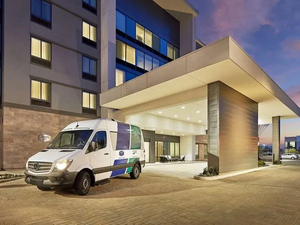 Hampton Inn Long Beach Airport