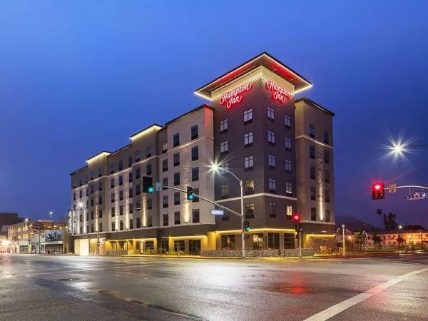Hampton Inn Riverside Downtown