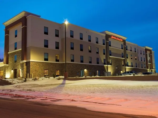 Hampton Inn & Suites Bismarck Northwest