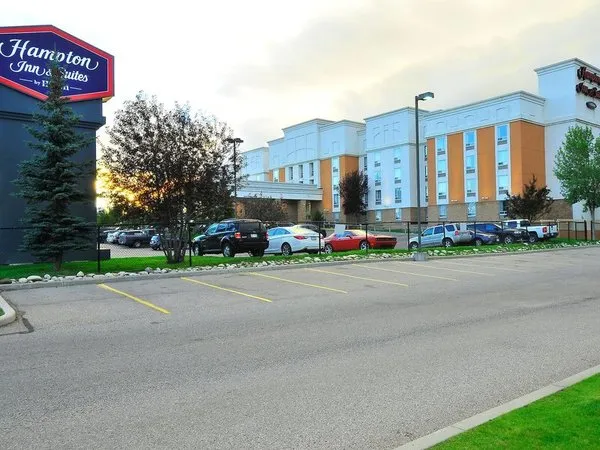 Hampton Inn & Suites by Hilton Calgary Airport