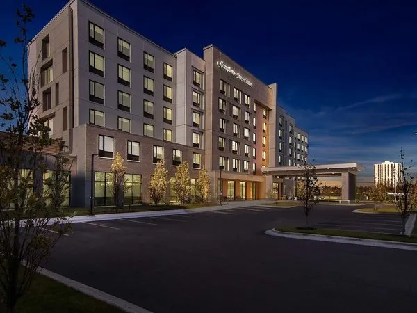 Hampton Inn & Suites Chicago Medical District UIC