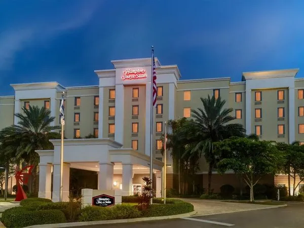 Hampton Inn & Suites Coconut Creek